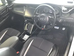 Toyota Harrier 2.0 Turbo 4WD 2018 Pearl