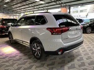 Mitsubishi Outlander SE AWC 2018 Pearl