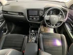 Mitsubishi Outlander SE AWC 2018 Pearl