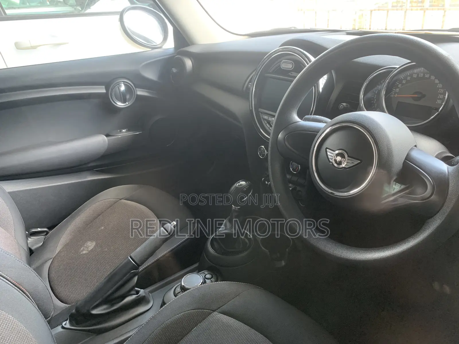 Mini Cooper 2018 Off white