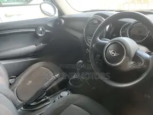 Mini Cooper 2018 Off white