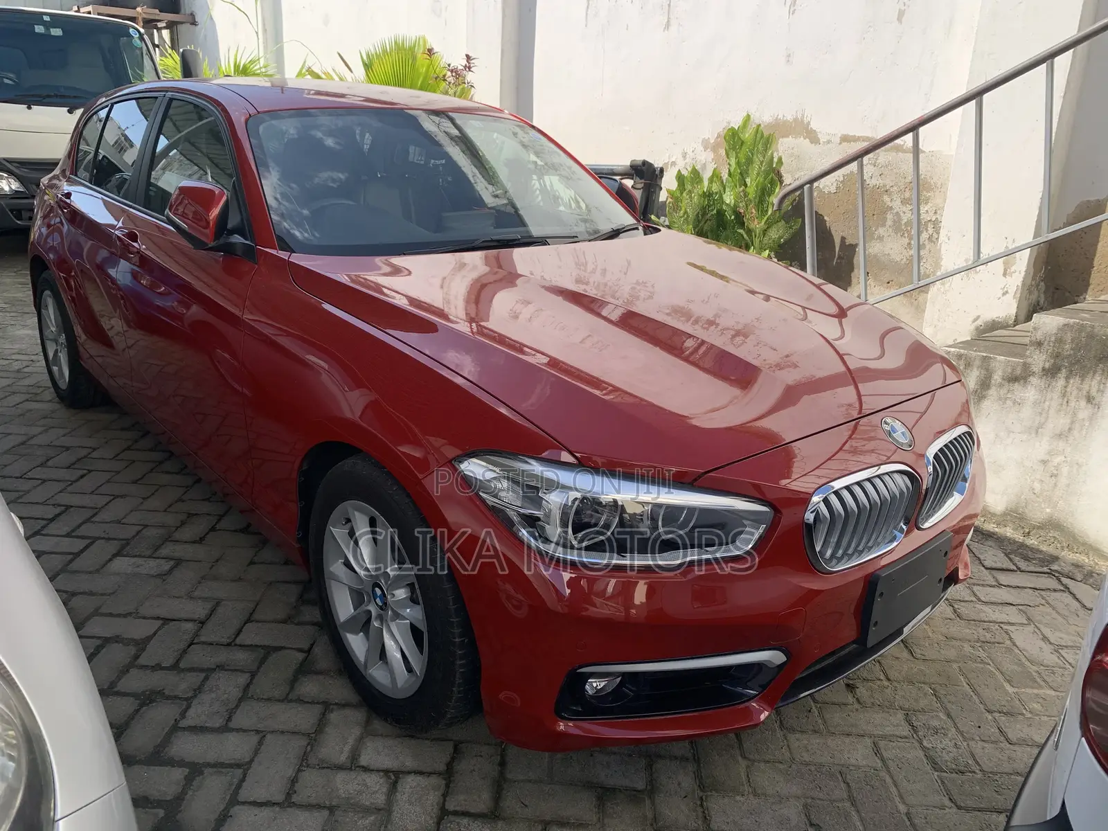 BMW 118i 2018 Red