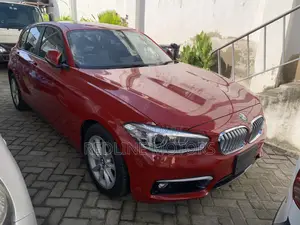 BMW 118i 2018 Red