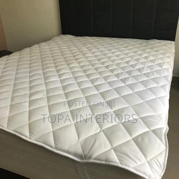 Soft and Comfortable Surface Waterproof Mattress Protectors
