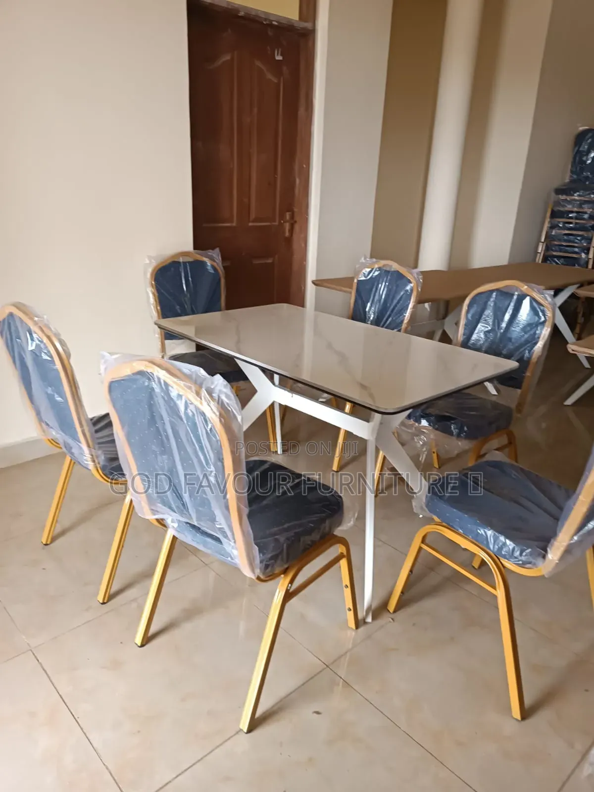 White Stackable Dining Table/Hotel Table Plus 6 Chairs Yr3