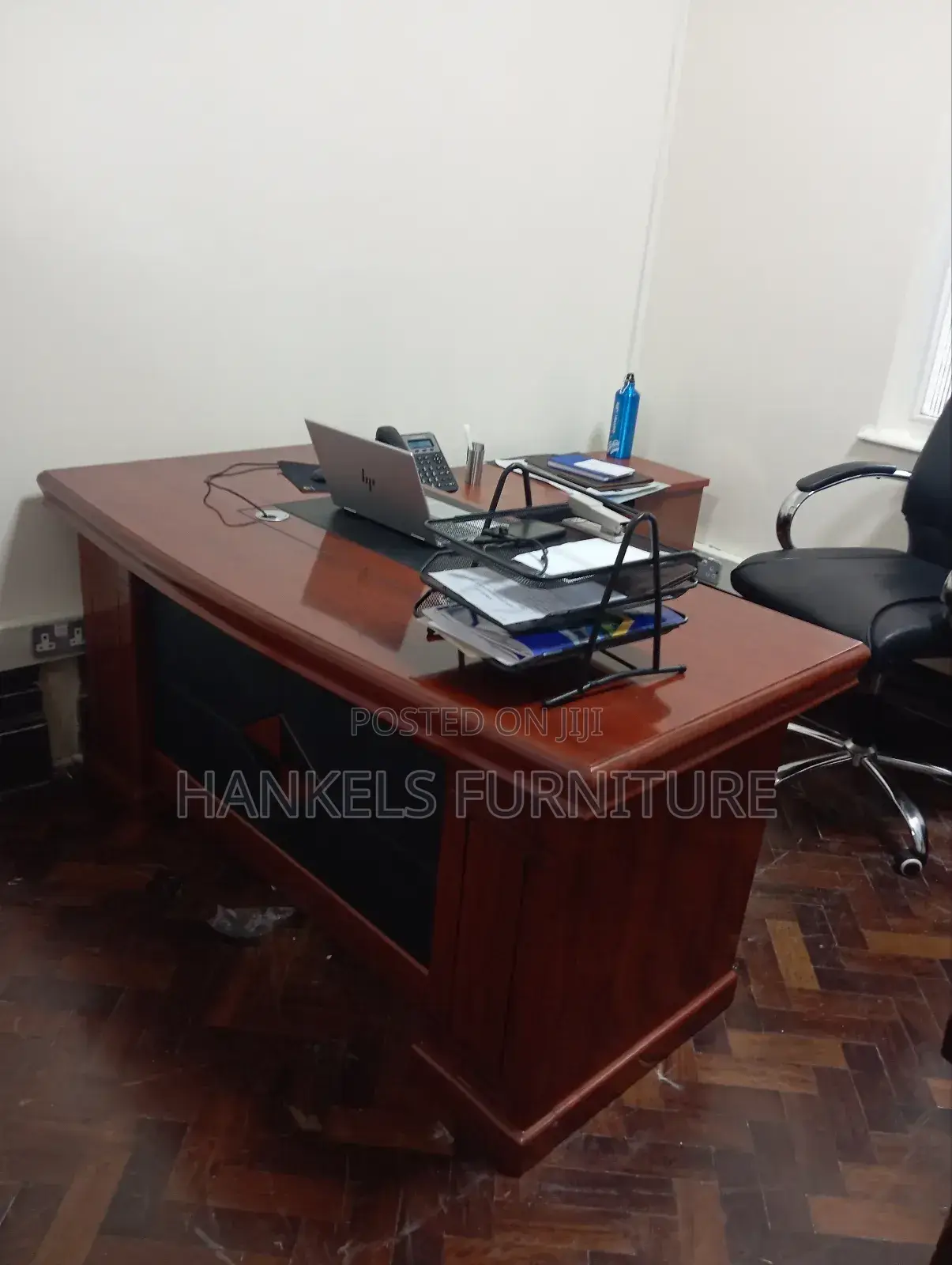 1.6m Mahogany Executive Desk