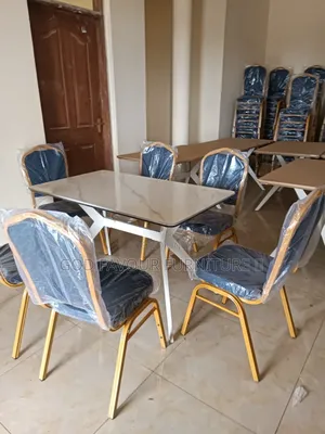 Modern Dining/Hotel Table Plus 6 Comfy Chairs Ycf4