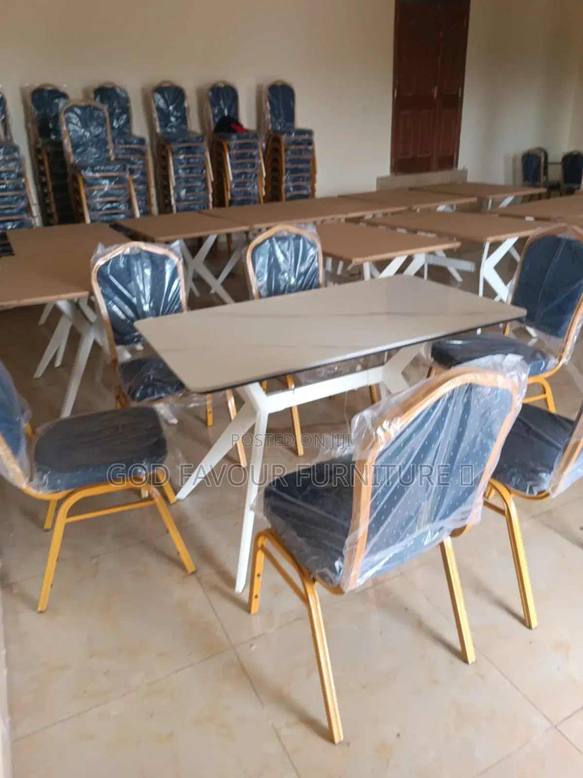 White Generic Dining/Hotel Table Plus 6 Stackable Chairs Kb6