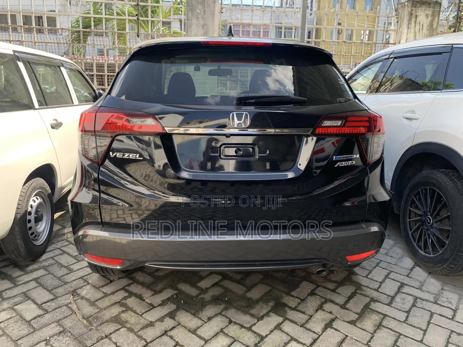 Honda Vezel 1.5 Hybrid 4WD 2018 Black