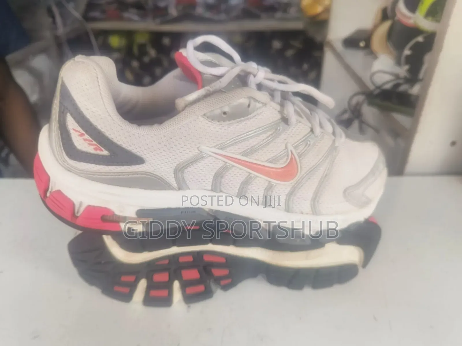 Nike Tri-D Medium Phylon Size 7uk