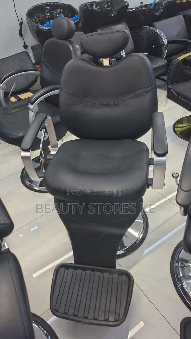 Medium Imported Finishing Barber Chair for Kinyozi