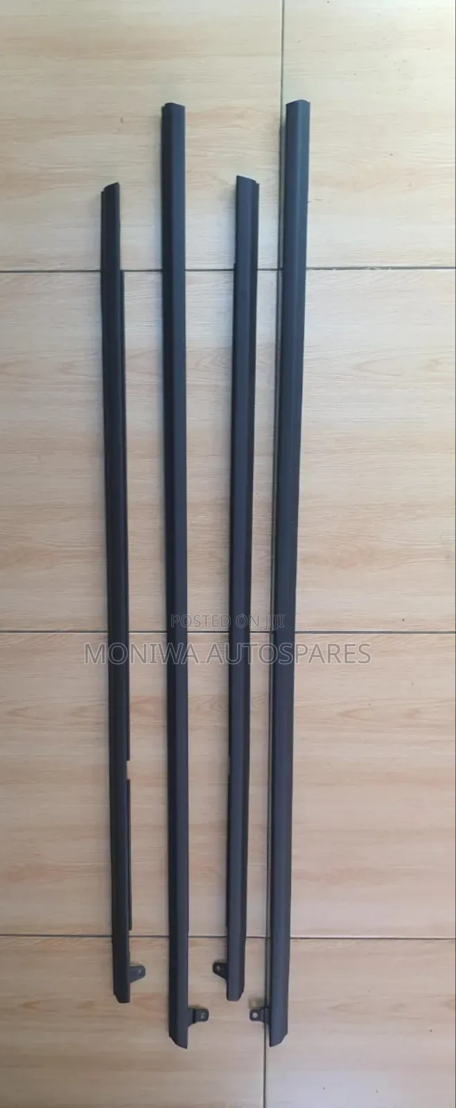 Weather Strip Nissan Tiida