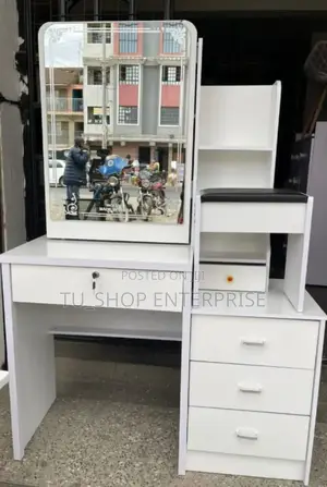 Executive Big Dressing Table With Sliding Mirror