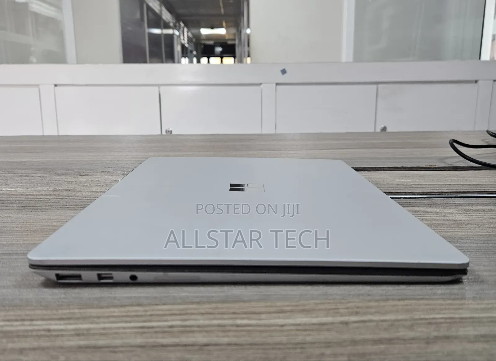 Laptop Microsoft Surface Laptop 8GB Intel Core i5 SSD 256GB