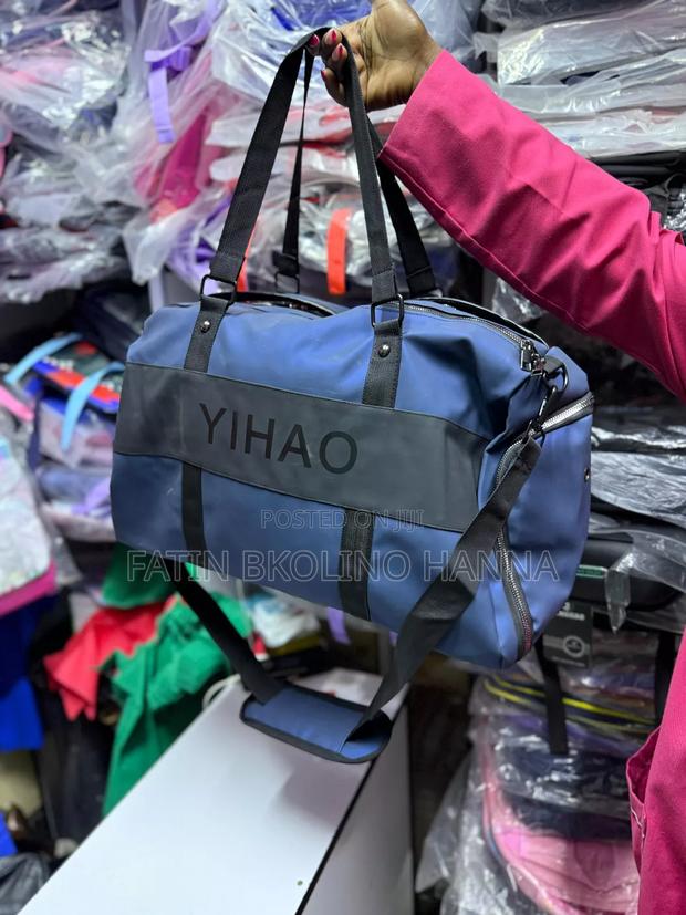 Stylish Medium Size Duffle Bag - thumbnail 2