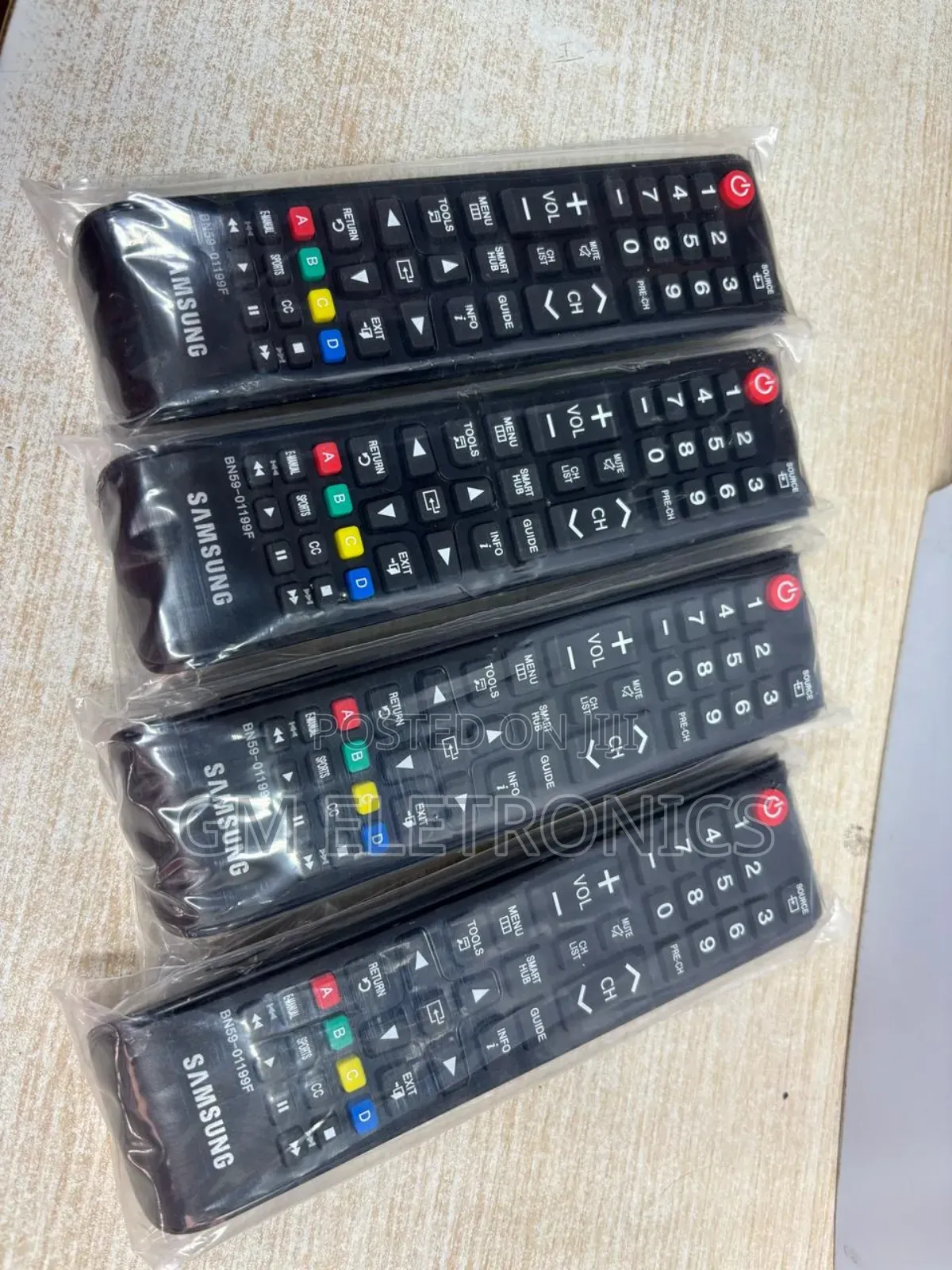 Samsung Bn59-01199f Universal Remote Control + Batteries.