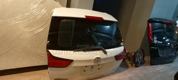 High Quality Toyota Fielder Boot