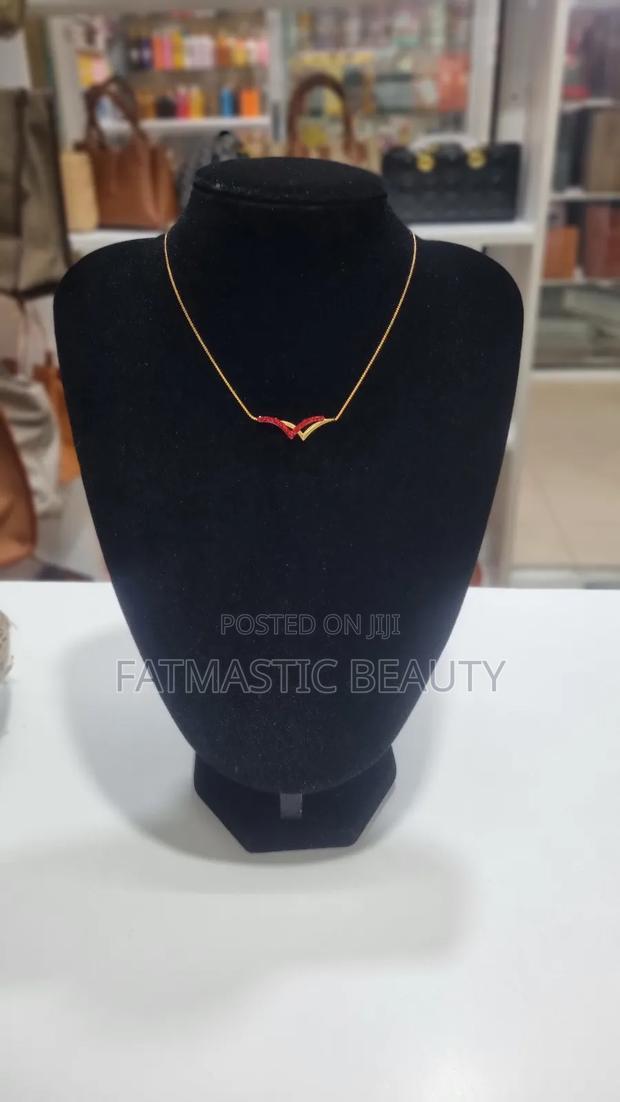 Red Shinny Necklace - thumbnail 2