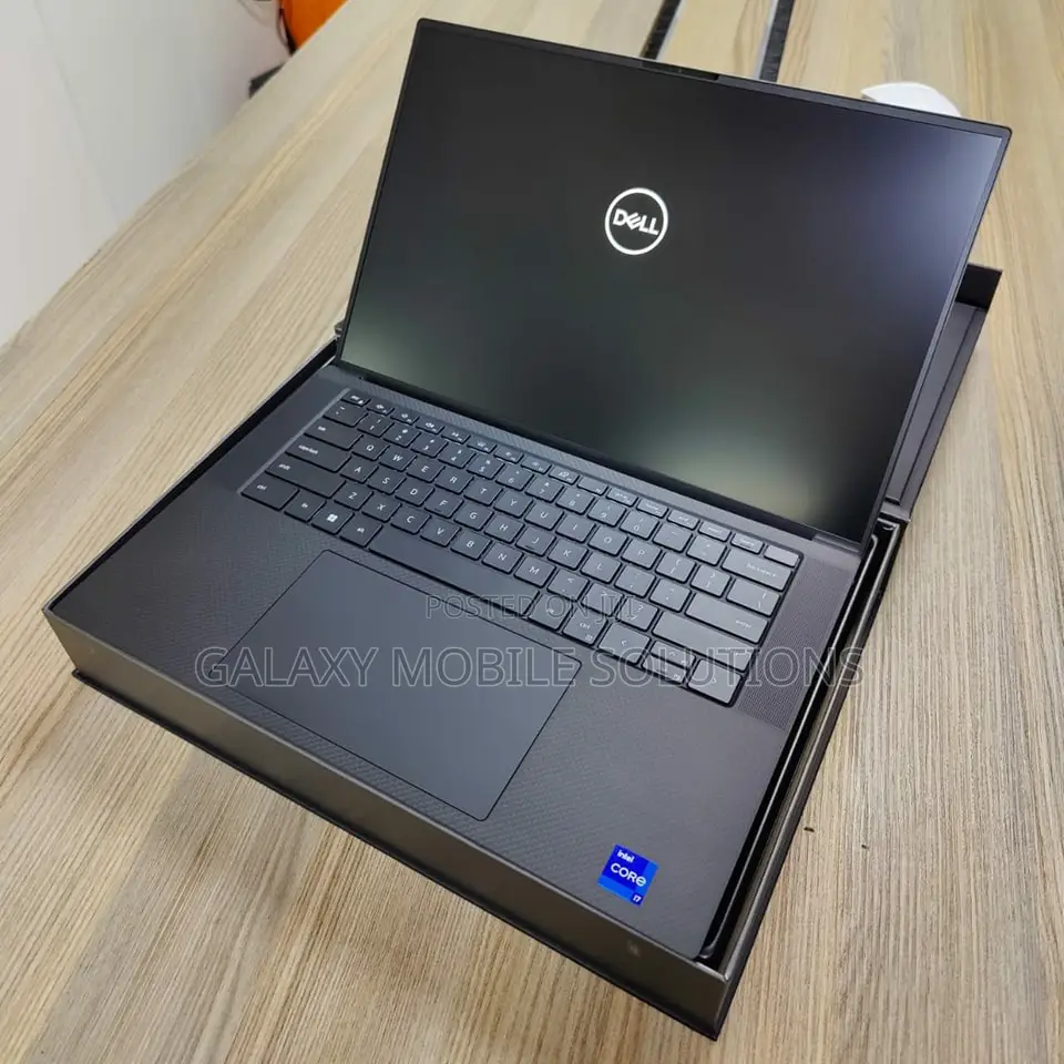 New Laptop Dell 16GB Intel Core I7 SSD 512GB