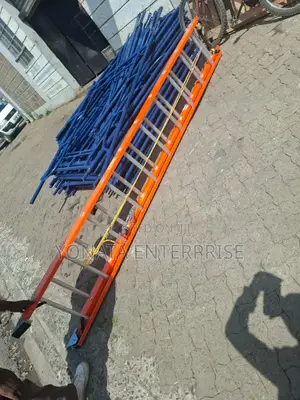 2*14 Steps Fibreglass Extension Ladder 8.6m