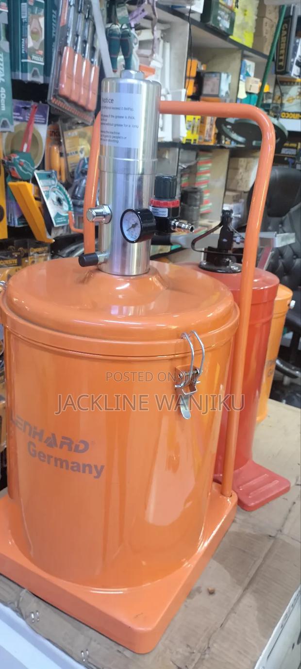 Lenhard Grease Bucket/ Affordable Grease Gun Bucket
