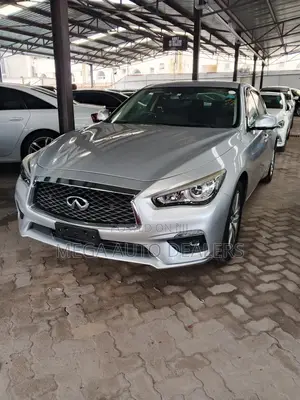 Nissan Skyline 2018 Silver