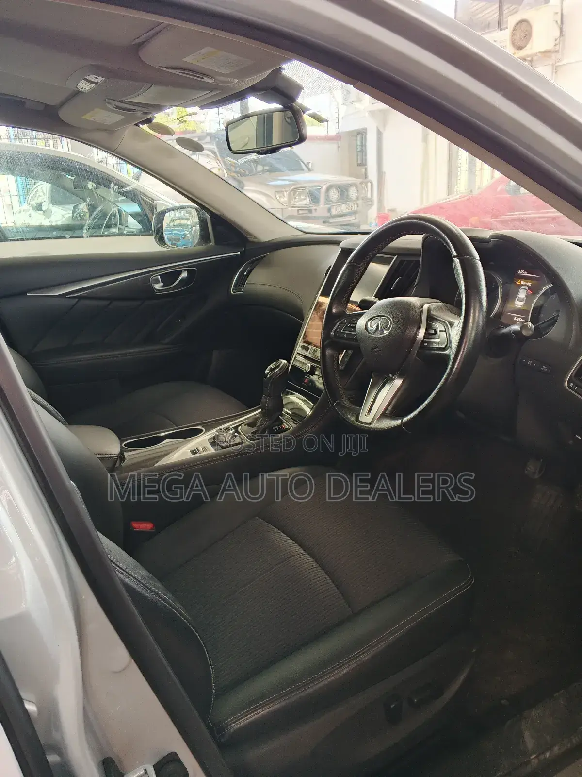 Nissan Skyline 2018 Silver