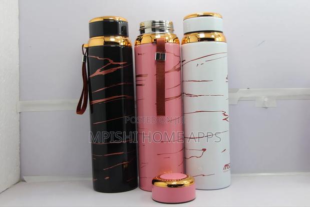 Portable Hot and Cold Water Thermos 800ml (Black and White)