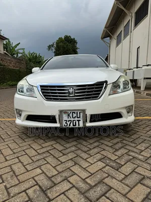 Toyota Crown 2012 White