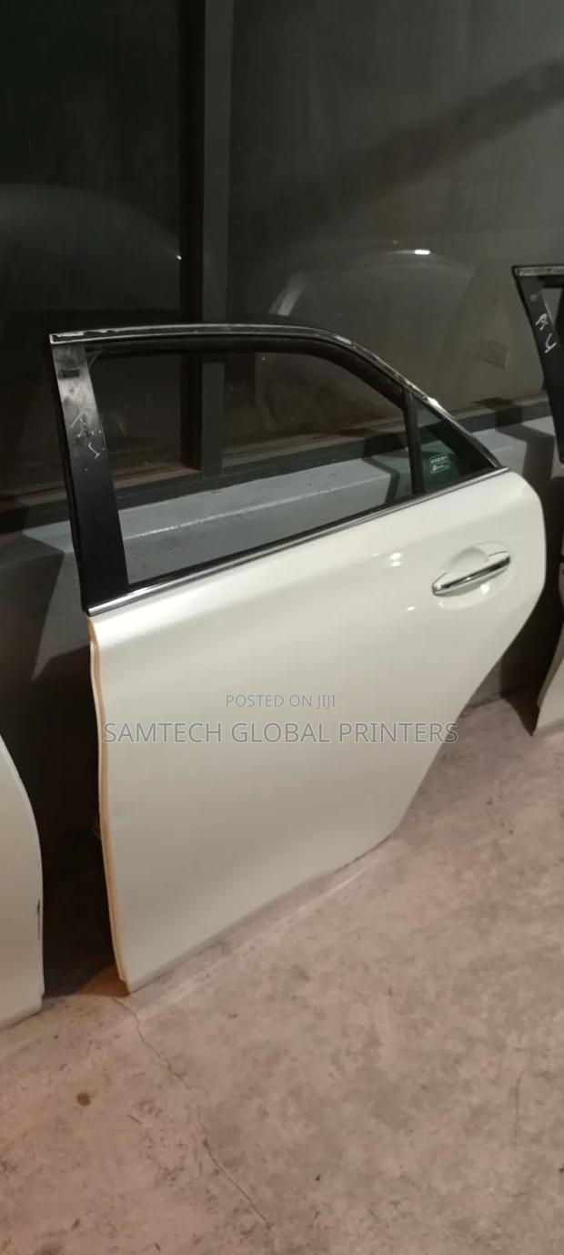 Premium Grade Quality Toyota Harrier Back Left Door - main view