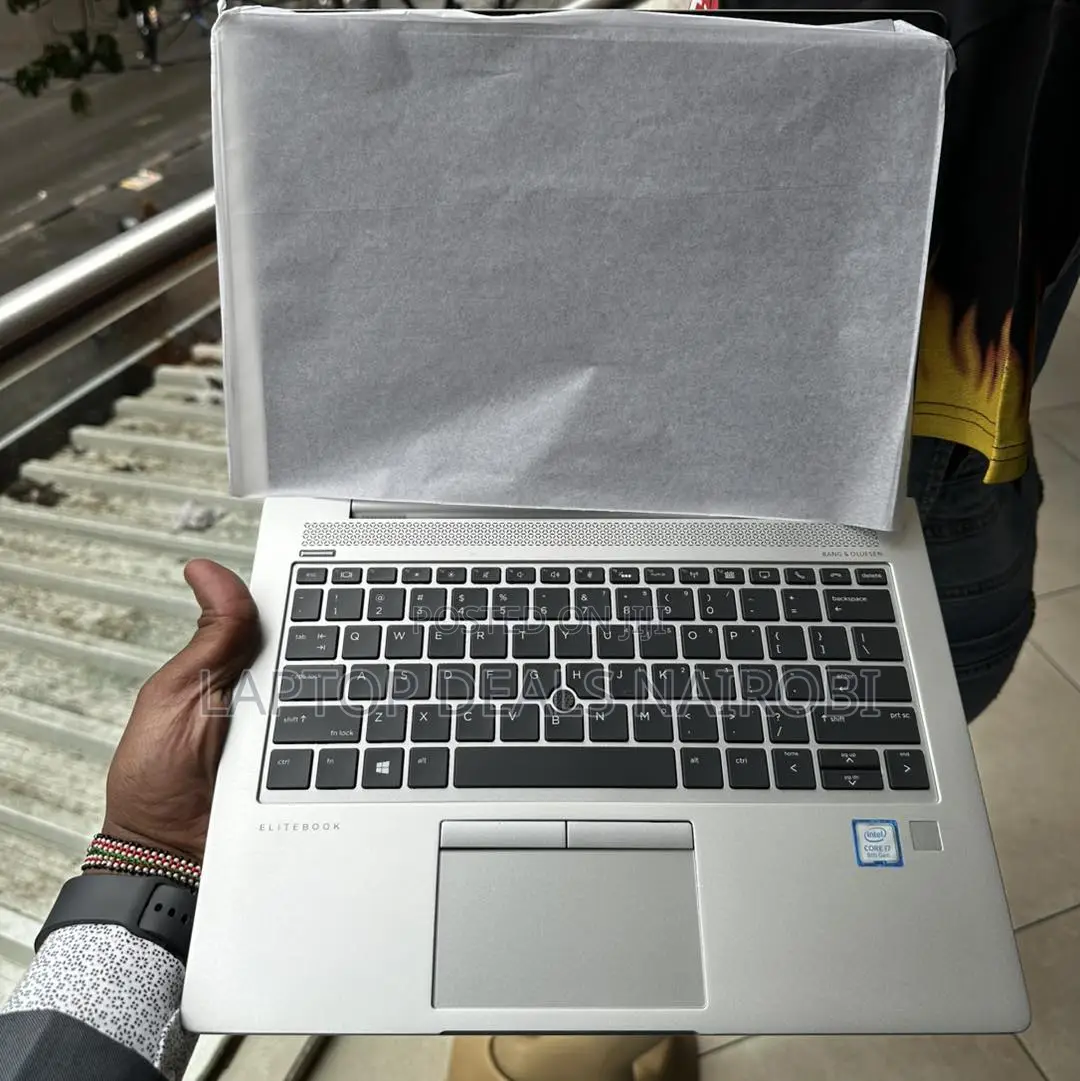 Laptop HP EliteBook 830 G8 32GB Intel Core I7 SSD 512GB