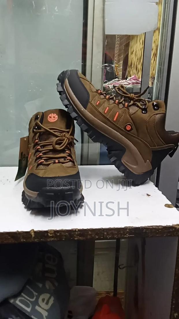 Quality Hiking Boots - thumbnail 2