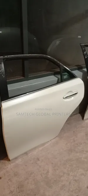Refined High Quality Toyota Harrier Back Left Door