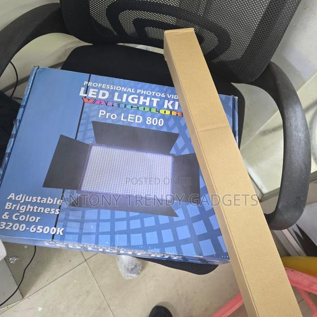 Pro Led U800 – Video Light Kit With Adjustable Color