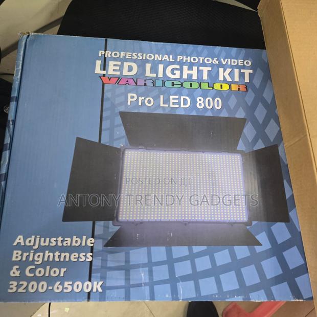 U800 Led Panel – Studio Light With Adjustable Stand - main view