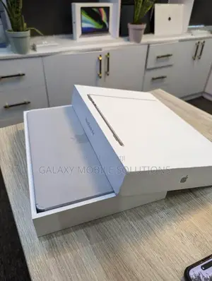 New Laptop Apple MacBook Air 2022 M2 8GB Apple M2 SSD 512GB