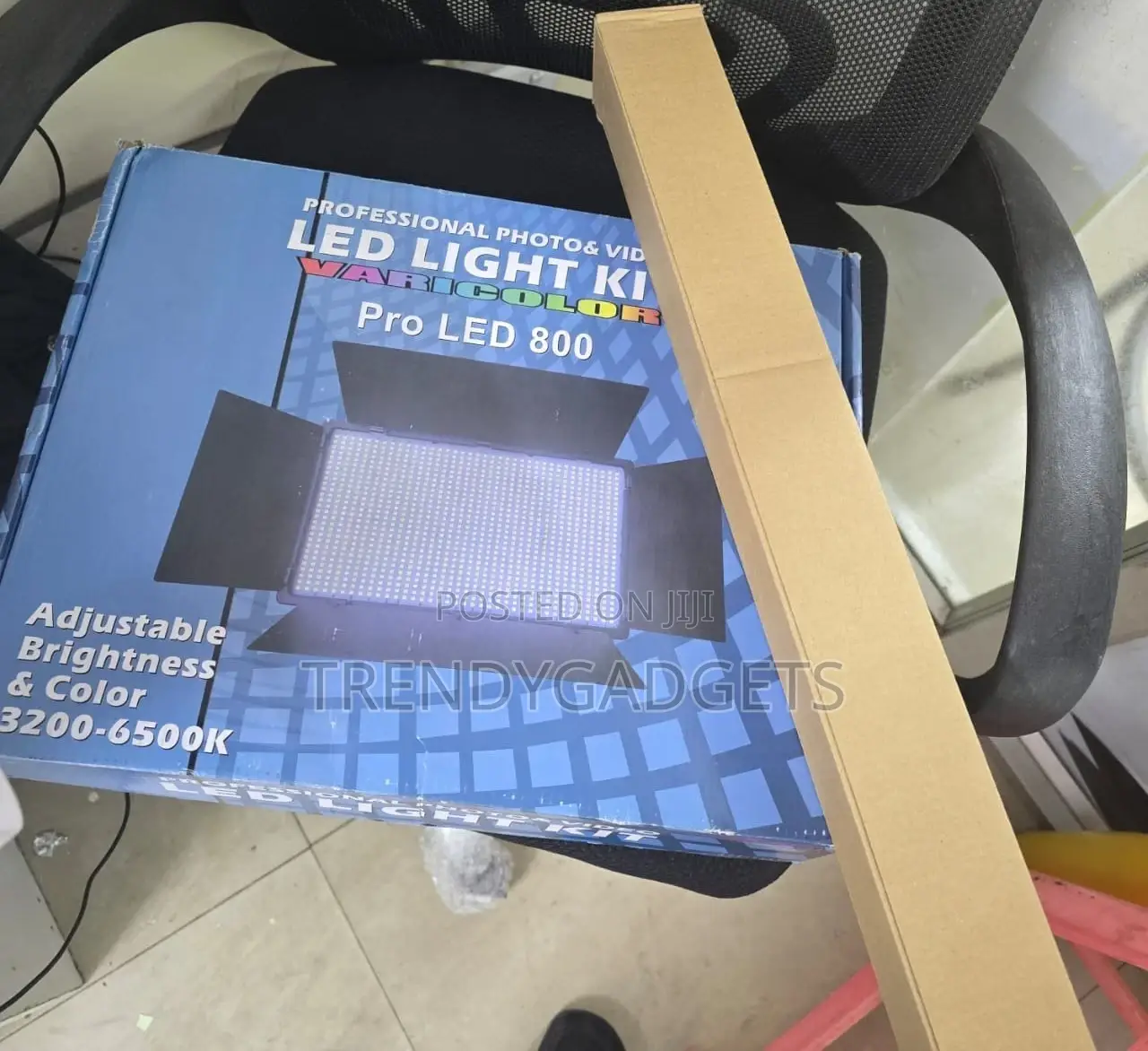 U800 Video Light – Adjustable Brightness Stand Combo