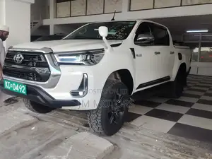 Toyota Hilux 2020 White
