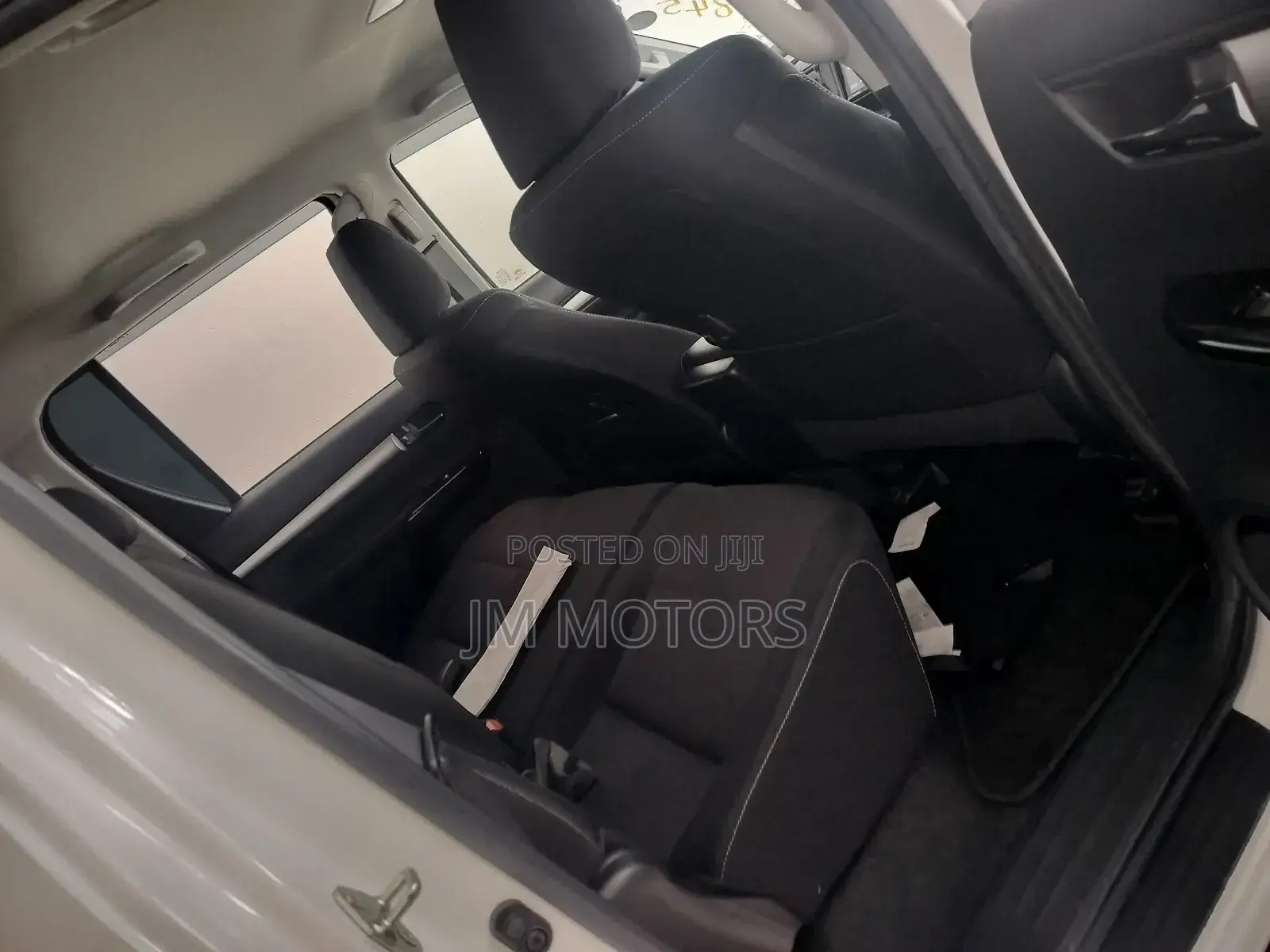 Toyota Hilux 2020 White