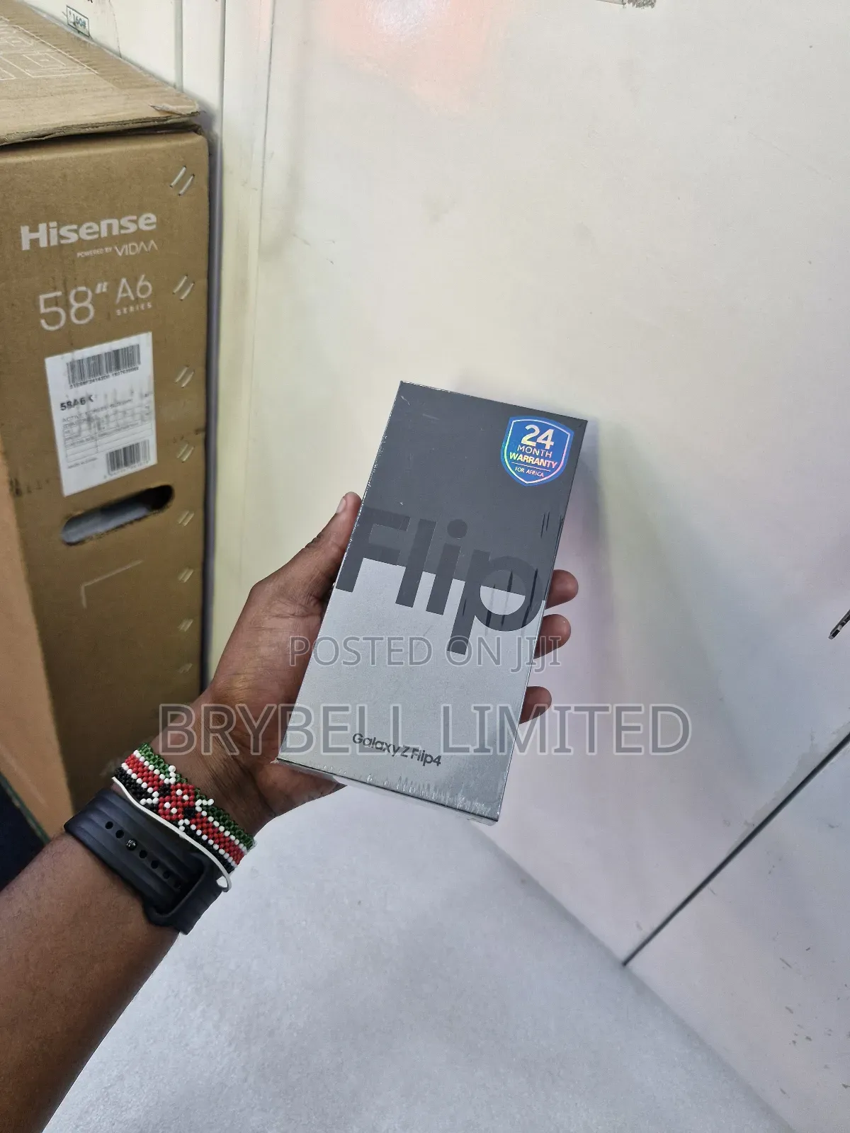 New Samsung Galaxy Z Flip4 512 GB Gold