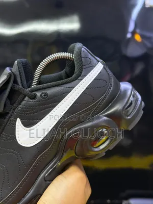 Nike Air Max Plus Tiempo 'Black and White'