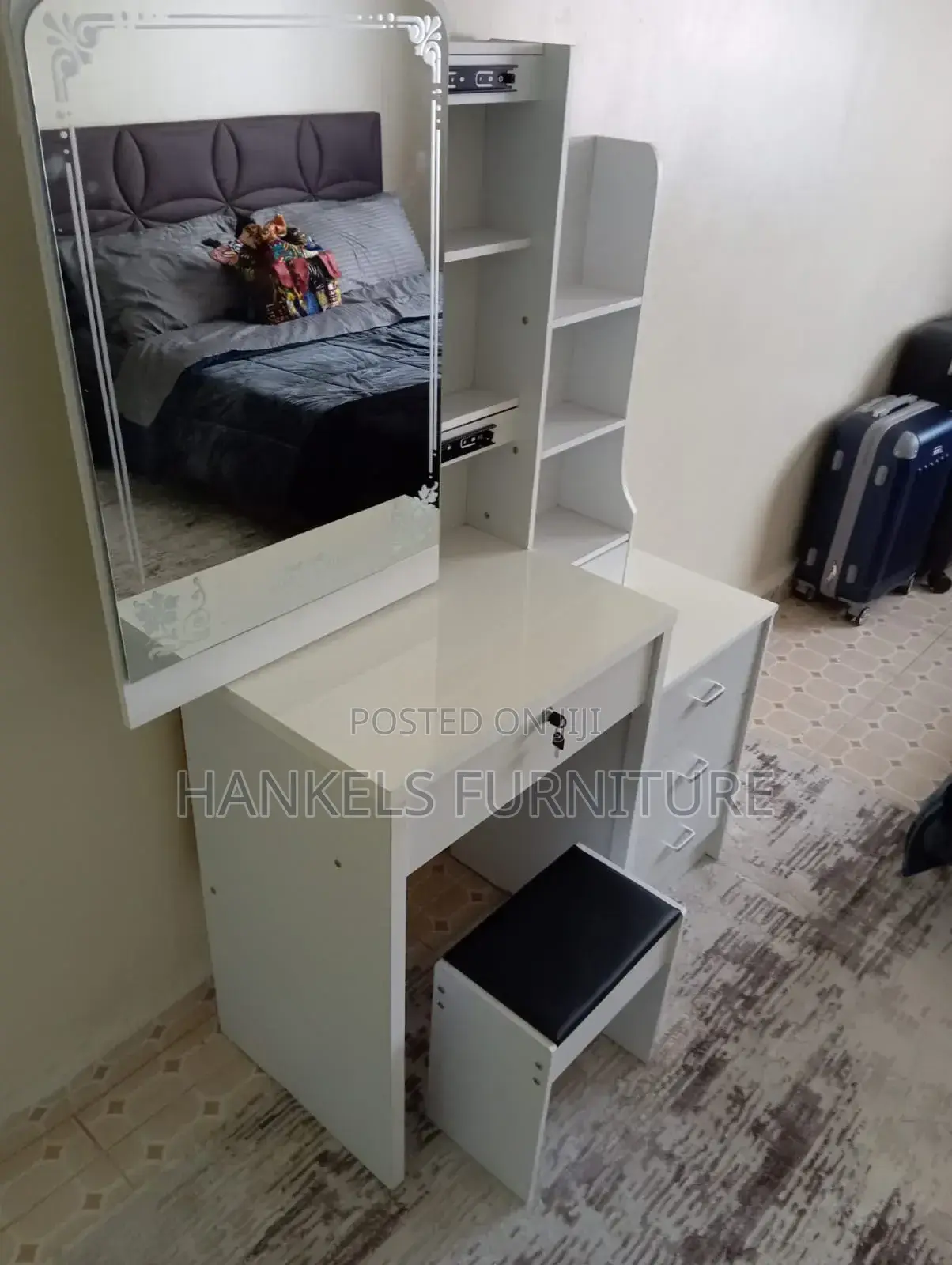 Ladies Vanity Sliding Dressing Table