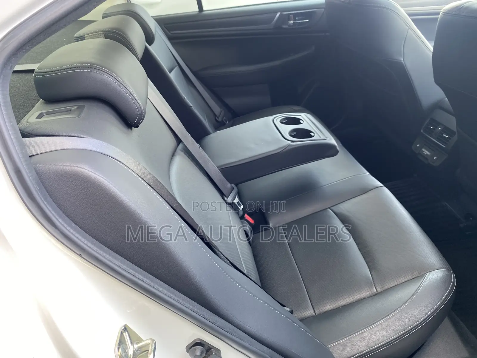 Subaru Legacy 2018 Off white