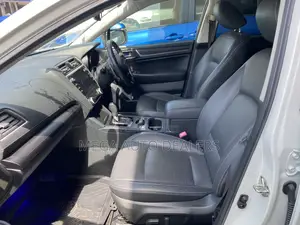 Subaru Legacy 2018 Off white