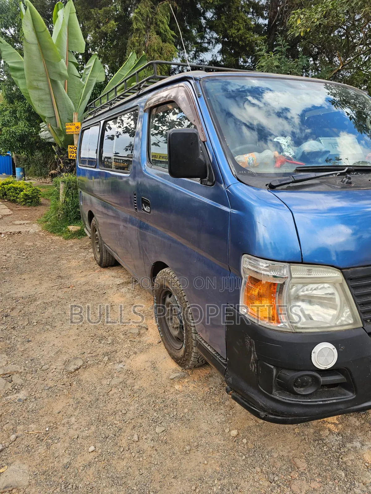 Nissan Caravan (Urvan) 2007 Blue