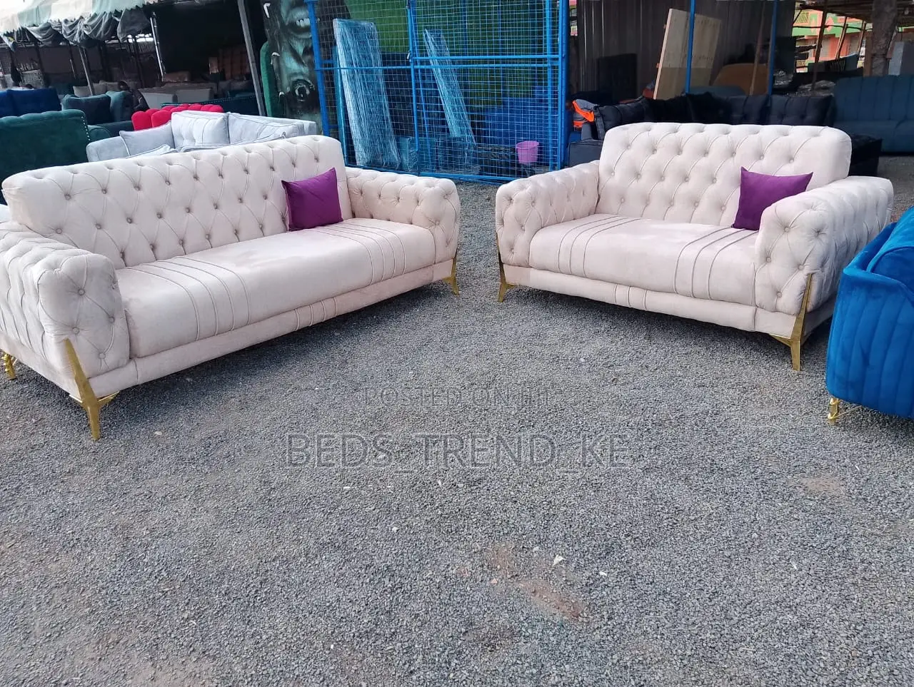5 Seater Chester Sofa 3,2 With Free Throw Pillows