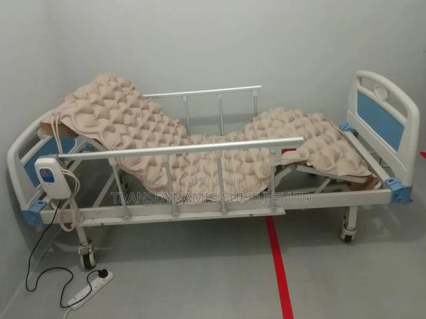 Hospital Bed With Ripple Mattress