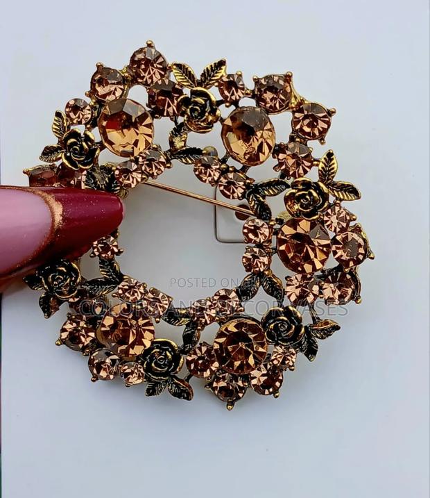 Circular Brooches - thumbnail 2