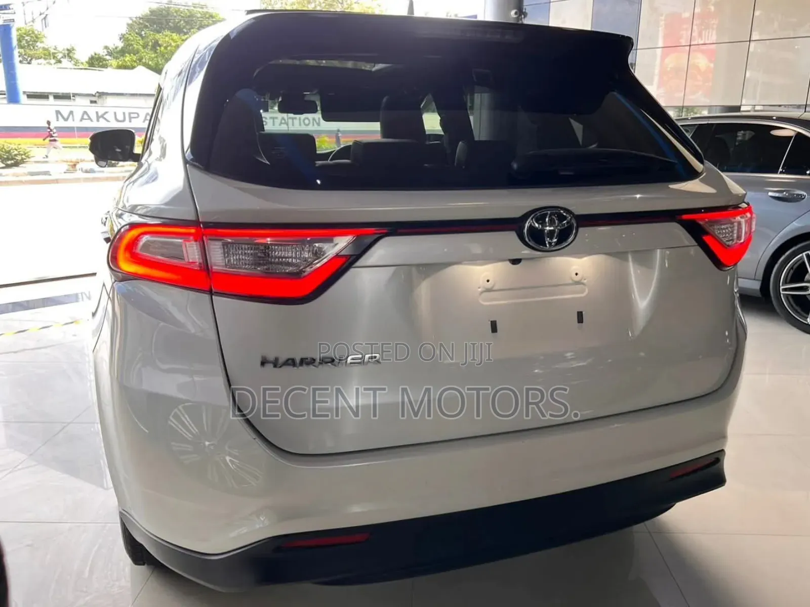 Toyota Harrier 2.0 2018 White