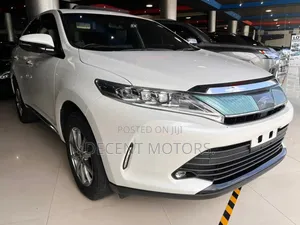 Toyota Harrier 2.0 2018 White